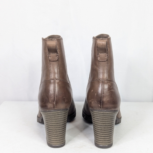 Clarks Verona Ease Leather Lug Sole Stacked Heel Ankle Boots - Picture 5 of 8
